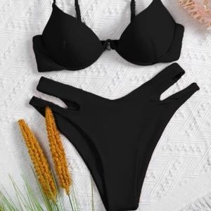 Black cut out bikini set with padding. Multiple sizes.